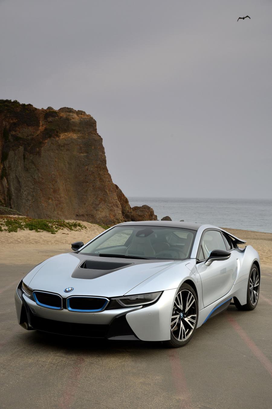  BMW i8 2014 года  (фото 84 из 180)